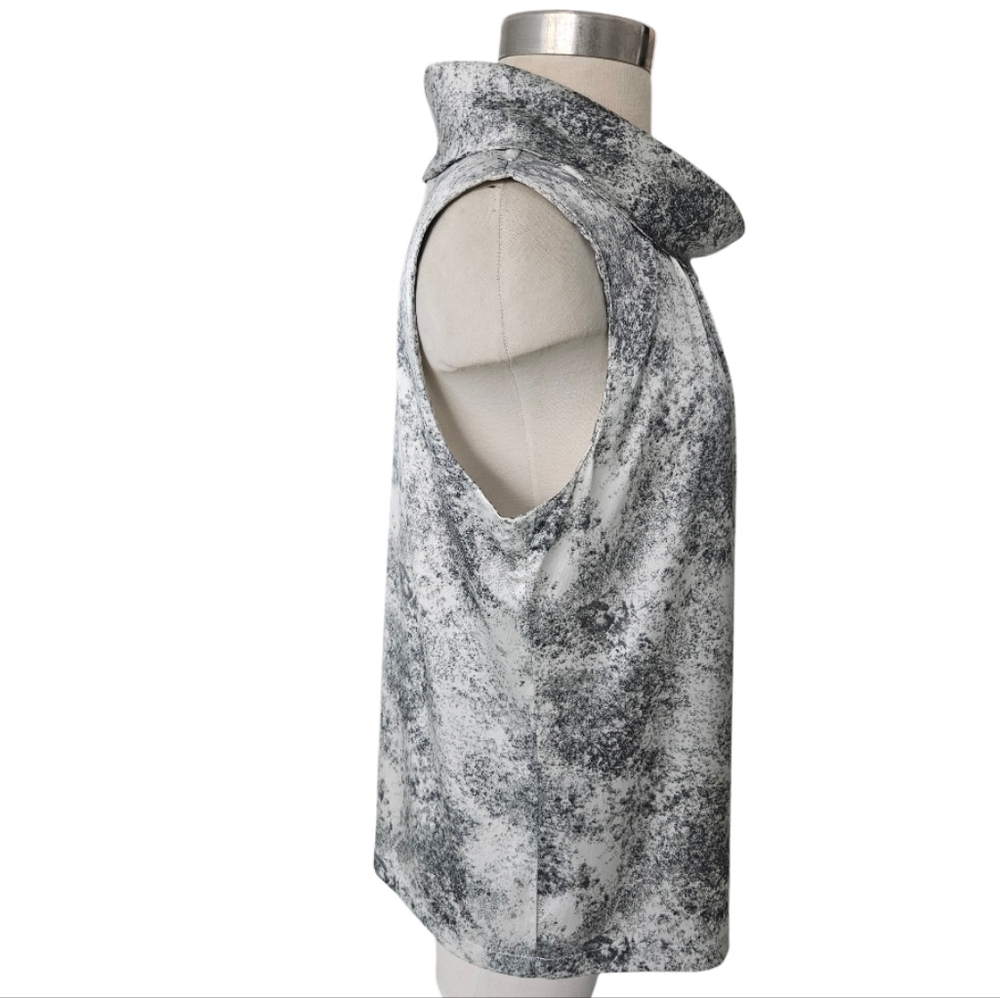 Ann Taylor 100 % Silk Black and White Sleeveless Blouse - Picture 6 of 7